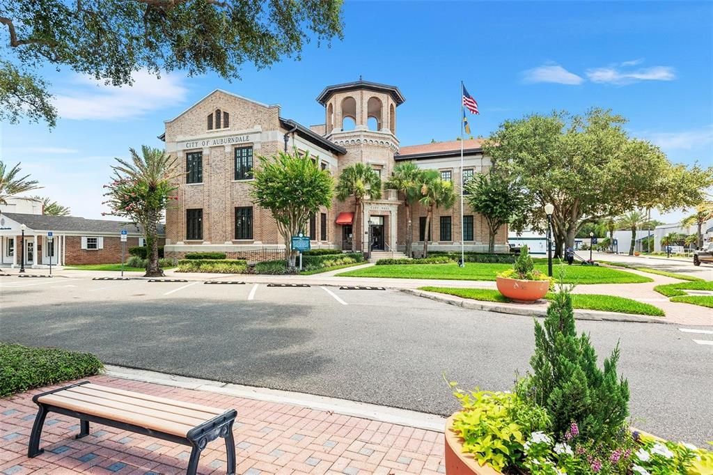 Activo con contrato: $374,999 (4 camas, 3 baños, 2106 Pies cuadrados)