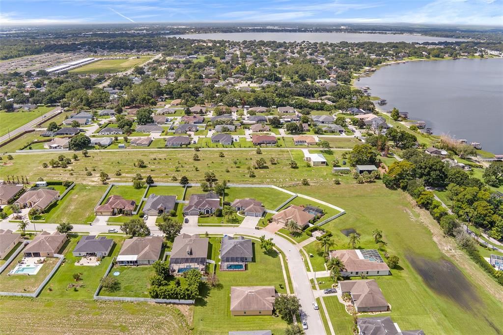 Activo con contrato: $374,999 (4 camas, 3 baños, 2106 Pies cuadrados)