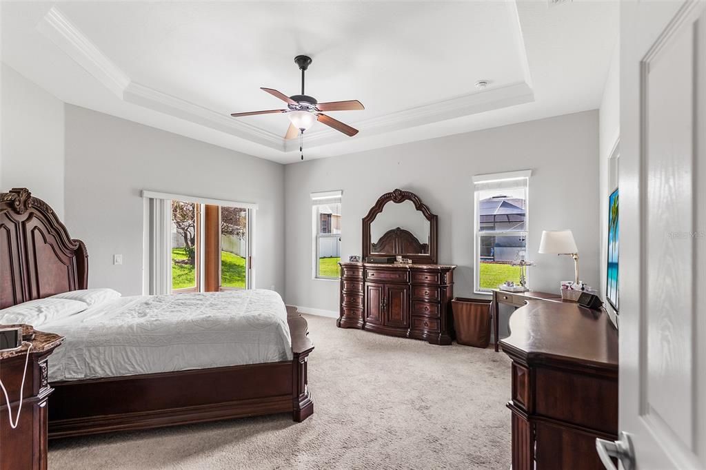 Activo con contrato: $374,999 (4 camas, 3 baños, 2106 Pies cuadrados)