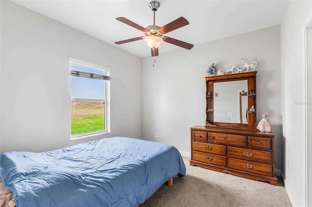 Activo con contrato: $374,999 (4 camas, 3 baños, 2106 Pies cuadrados)