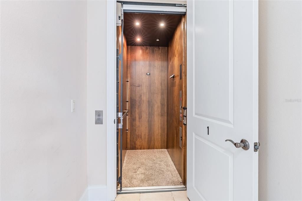 En Venta: $2,950,000 (4 camas, 4 baños, 4327 Pies cuadrados)