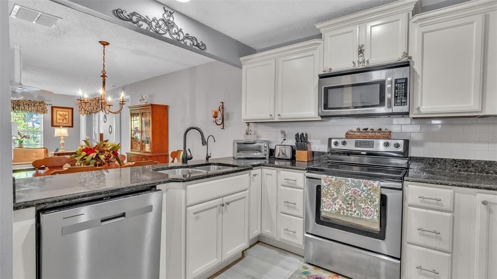 На продажу: $165,000 (2 спален, 2 ванн, 1103 Квадратных фут)