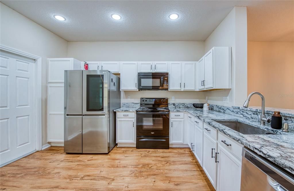 En Venta: $279,000 (2 camas, 2 baños, 1378 Pies cuadrados)