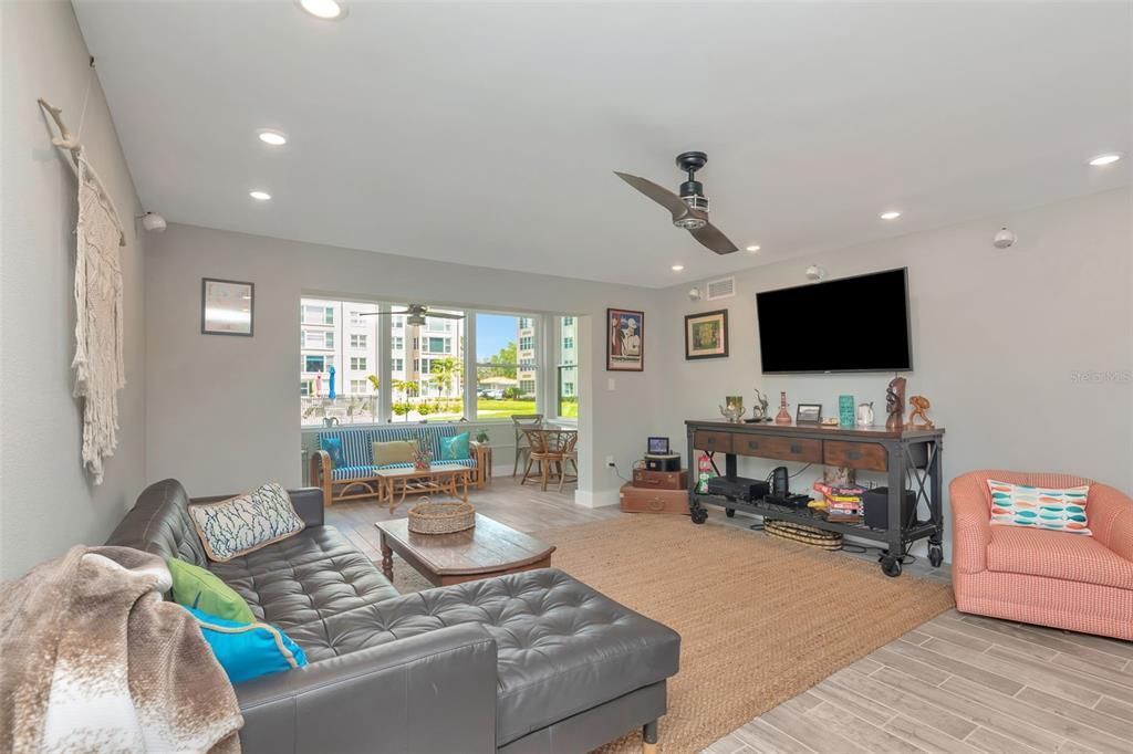 En Venta: $499,000 (2 camas, 2 baños, 1360 Pies cuadrados)