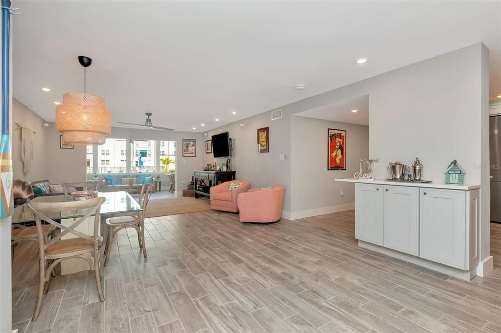 En Venta: $499,000 (2 camas, 2 baños, 1360 Pies cuadrados)