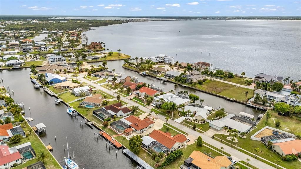 На продажу: $555,000 (3 спален, 3 ванн, 1743 Квадратных фут)