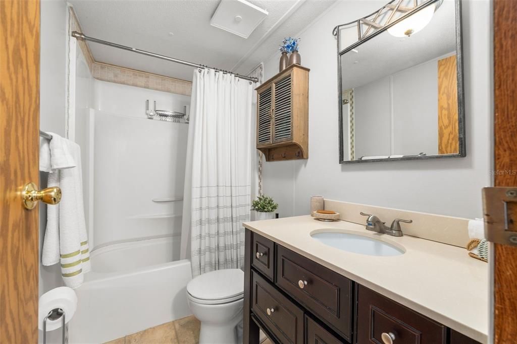 Activo con contrato: $299,999 (3 camas, 2 baños, 1728 Pies cuadrados)