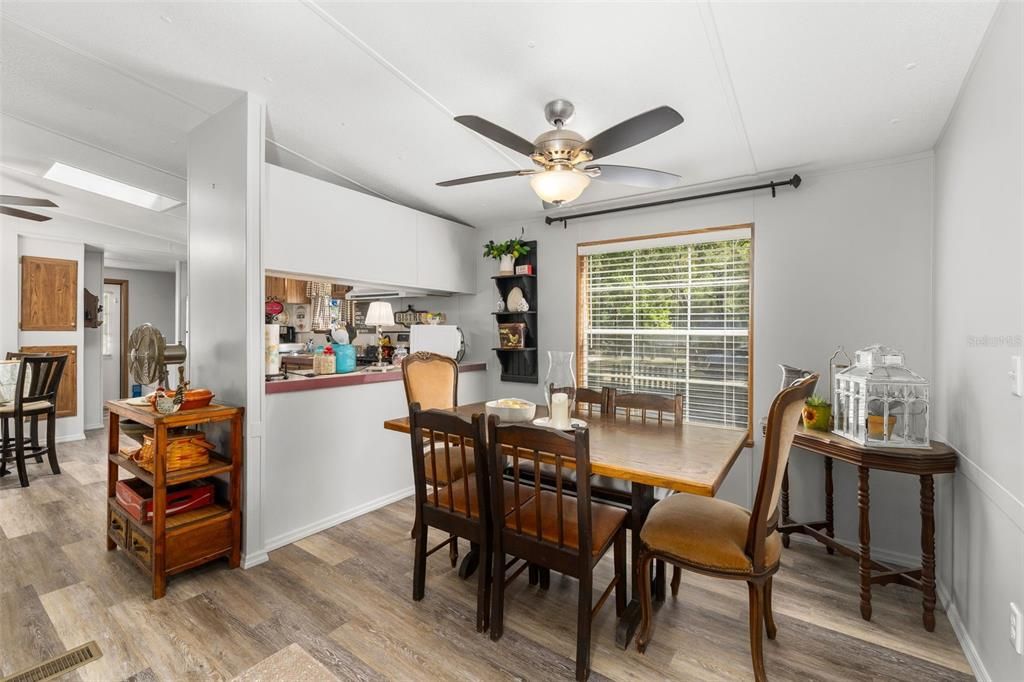 Activo con contrato: $299,999 (3 camas, 2 baños, 1728 Pies cuadrados)