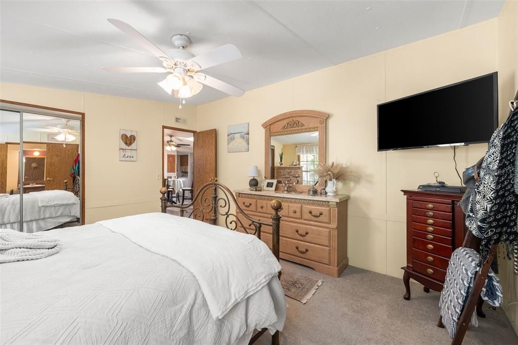 Activo con contrato: $299,999 (3 camas, 2 baños, 1728 Pies cuadrados)