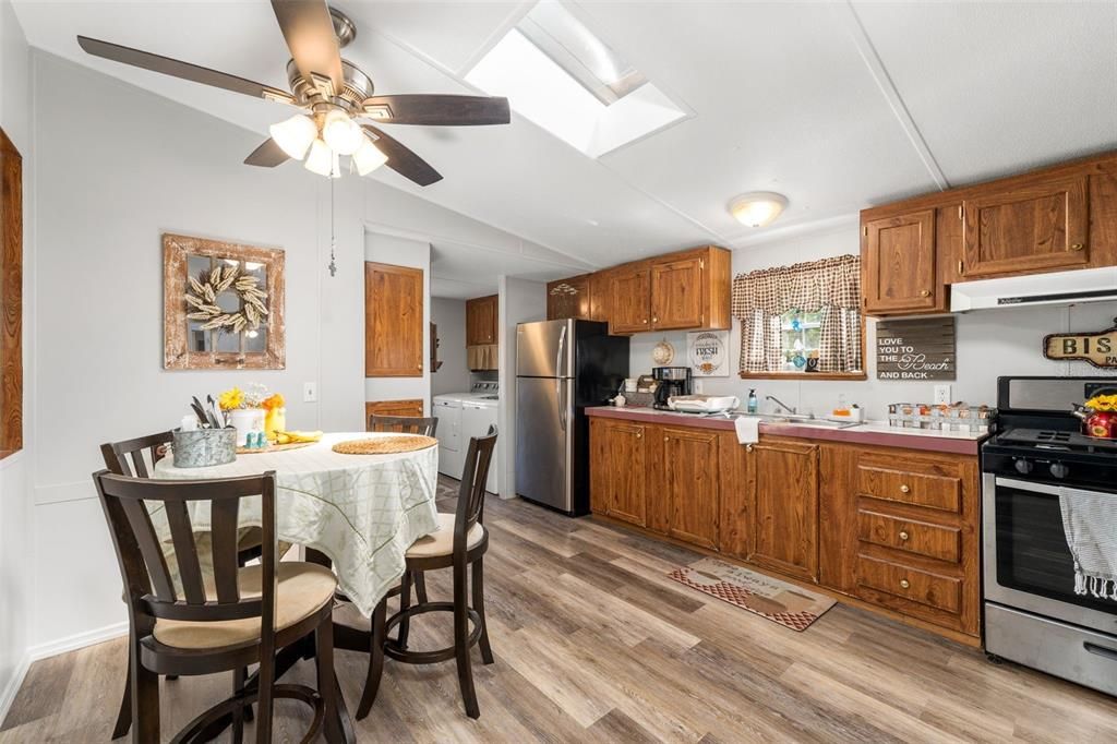 Activo con contrato: $299,999 (3 camas, 2 baños, 1728 Pies cuadrados)
