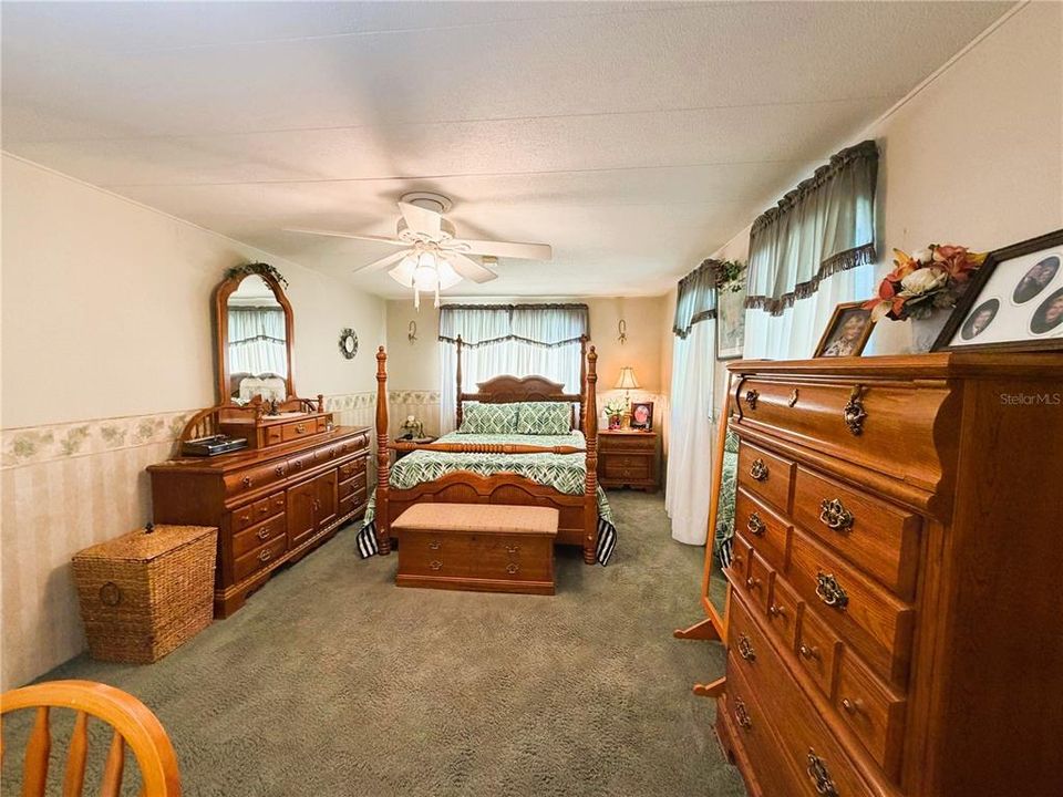 For Sale: $131,000 (2 beds, 2 baths, 1428 Square Feet)