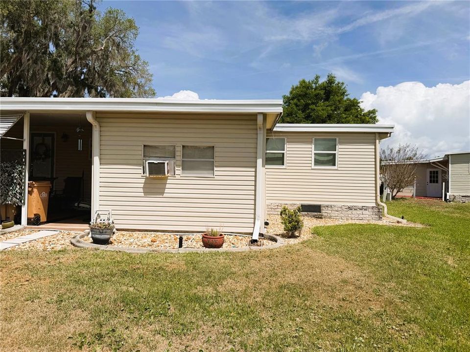 For Sale: $131,000 (2 beds, 2 baths, 1428 Square Feet)