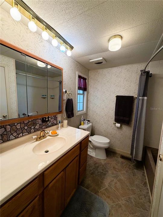 For Sale: $131,000 (2 beds, 2 baths, 1428 Square Feet)