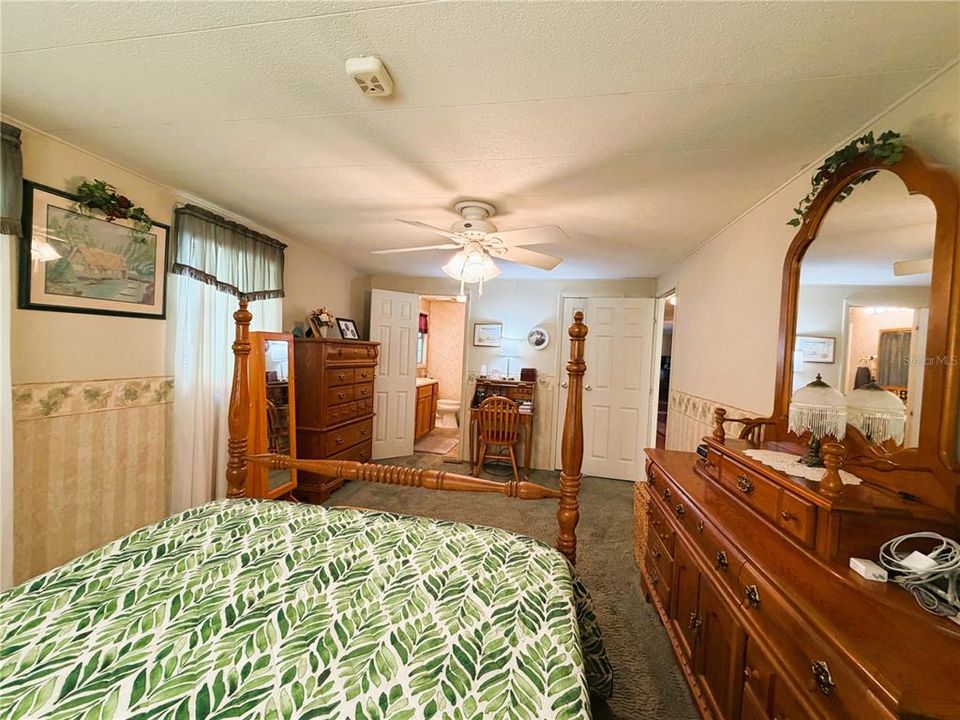 For Sale: $131,000 (2 beds, 2 baths, 1428 Square Feet)