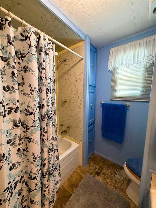 For Sale: $131,000 (2 beds, 2 baths, 1428 Square Feet)