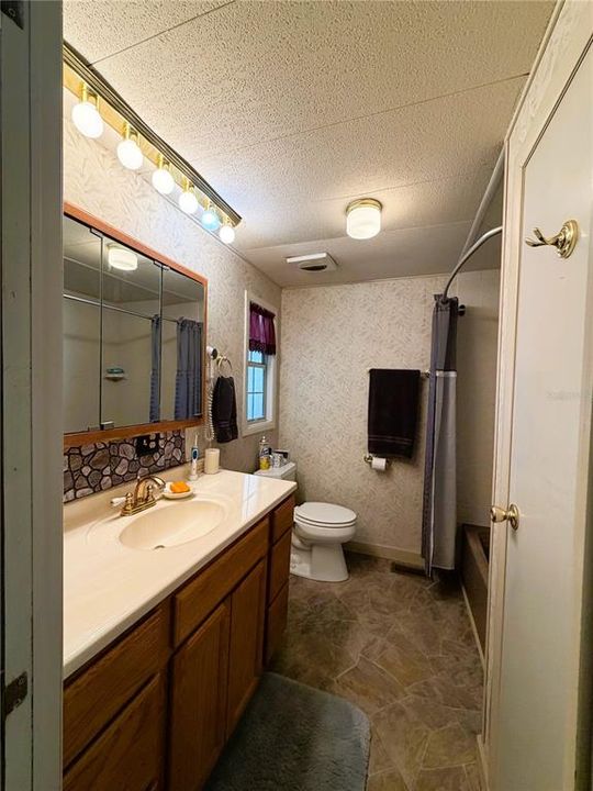 For Sale: $131,000 (2 beds, 2 baths, 1428 Square Feet)