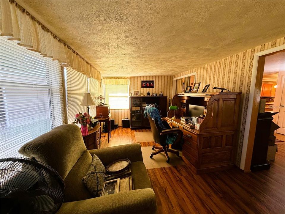 For Sale: $131,000 (2 beds, 2 baths, 1428 Square Feet)