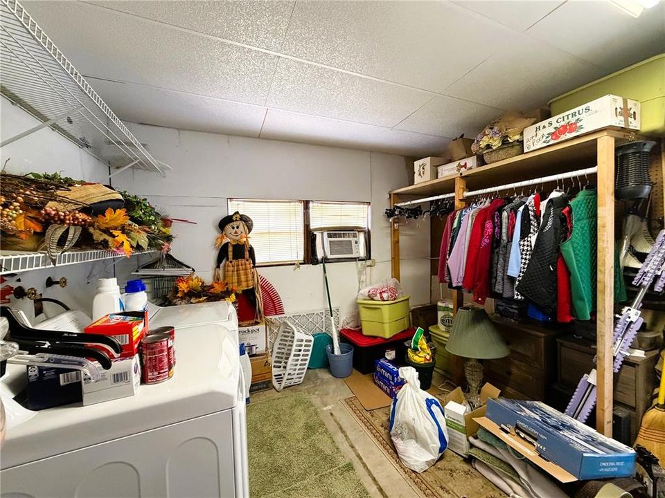 For Sale: $131,000 (2 beds, 2 baths, 1428 Square Feet)