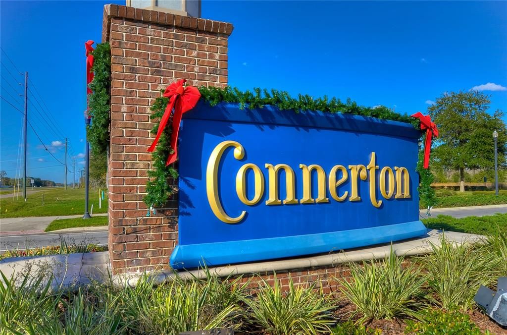 Activo con contrato: $524,900 (4 camas, 3 baños, 2453 Pies cuadrados)
