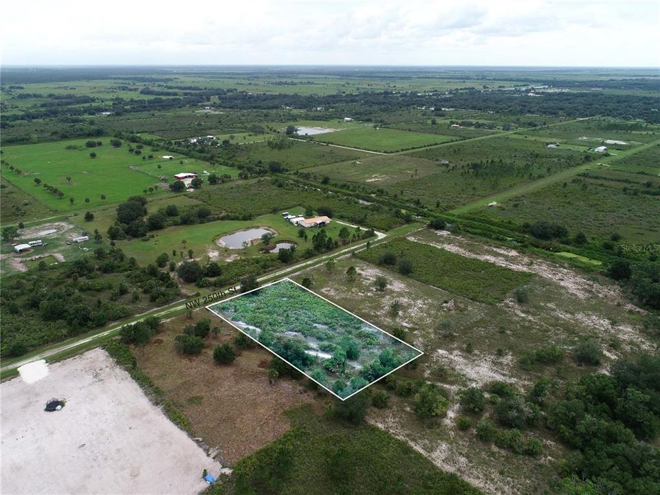 На продажу: $30,000 (1.25 acres)