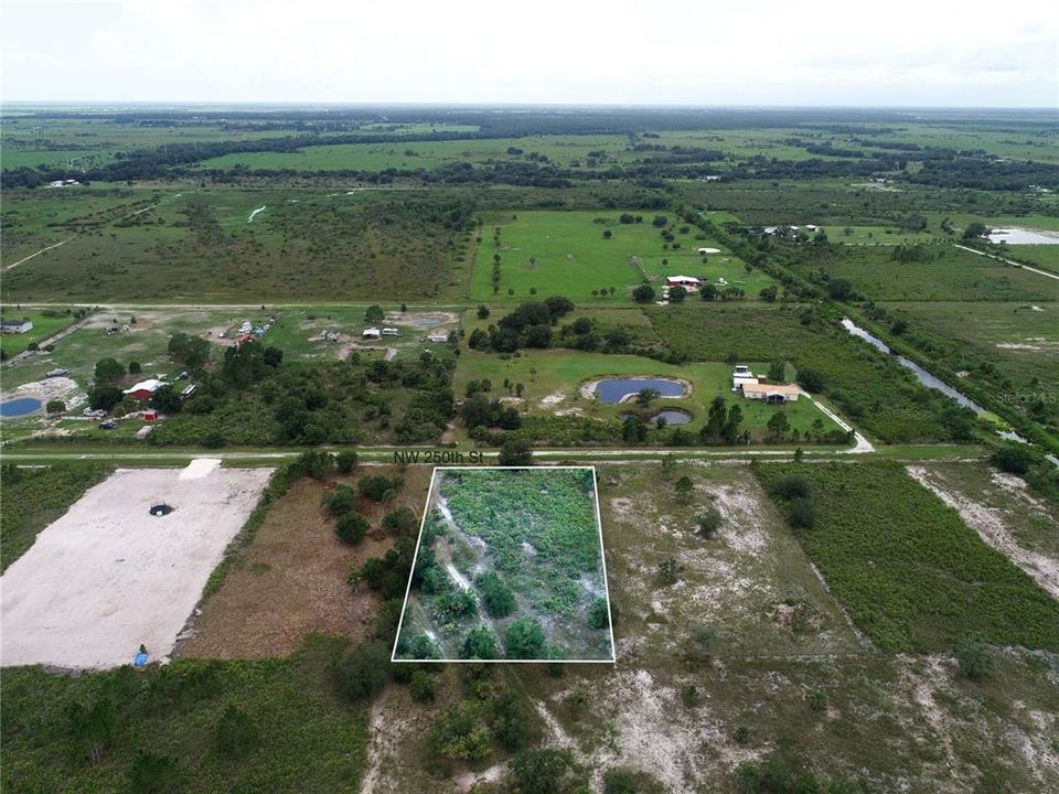 На продажу: $30,000 (1.25 acres)