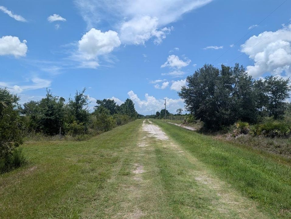 На продажу: $30,000 (1.25 acres)