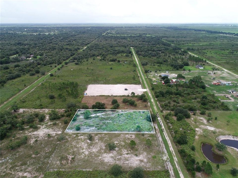 На продажу: $30,000 (1.25 acres)