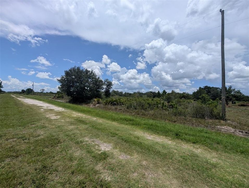 На продажу: $30,000 (1.25 acres)