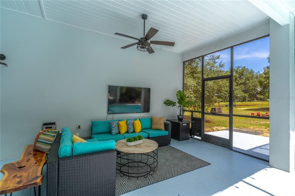 For Sale: $1,150,000 (5 beds, 5 baths, 3879 Square Feet)