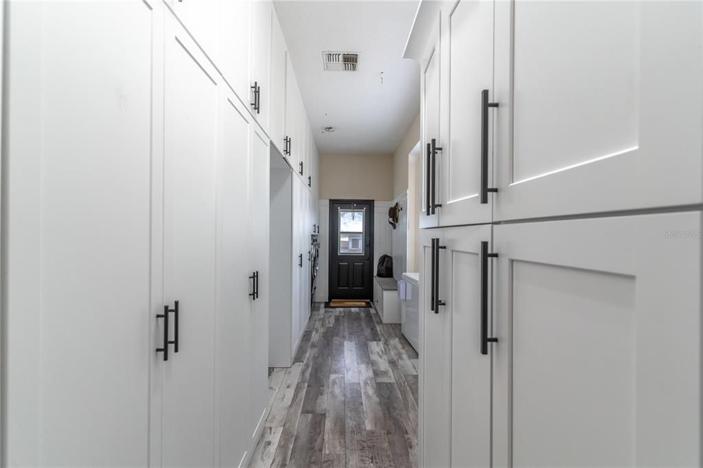 For Sale: $1,150,000 (5 beds, 5 baths, 3879 Square Feet)