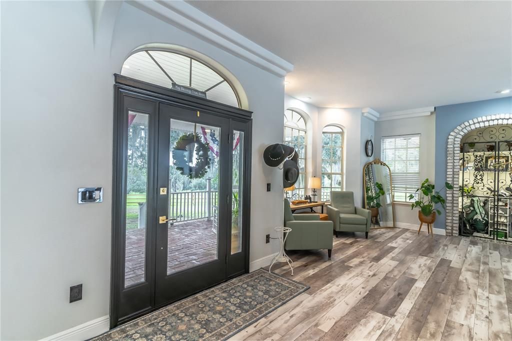 For Sale: $1,150,000 (5 beds, 5 baths, 3879 Square Feet)