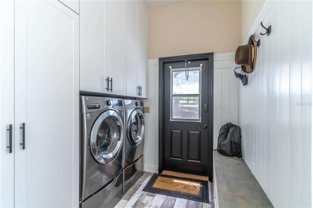 For Sale: $1,150,000 (5 beds, 5 baths, 3879 Square Feet)