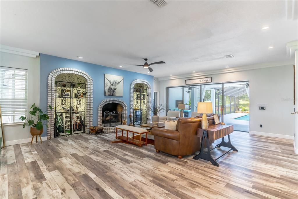 For Sale: $1,150,000 (5 beds, 5 baths, 3879 Square Feet)