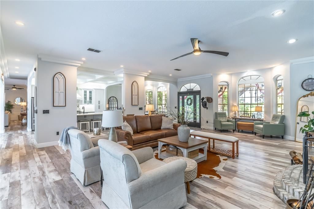 For Sale: $1,150,000 (5 beds, 5 baths, 3879 Square Feet)