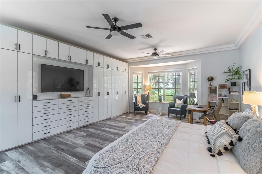 For Sale: $1,150,000 (5 beds, 5 baths, 3879 Square Feet)