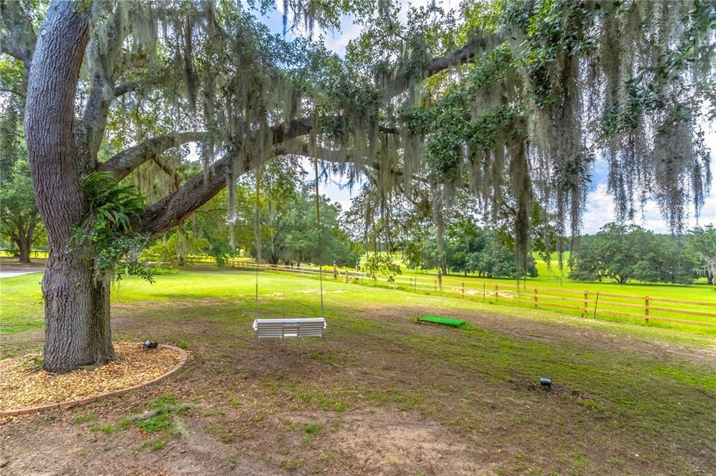 For Sale: $1,150,000 (5 beds, 5 baths, 3879 Square Feet)