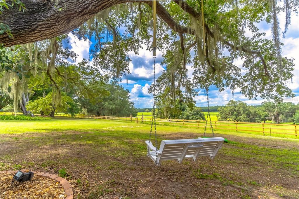 For Sale: $1,150,000 (5 beds, 5 baths, 3879 Square Feet)