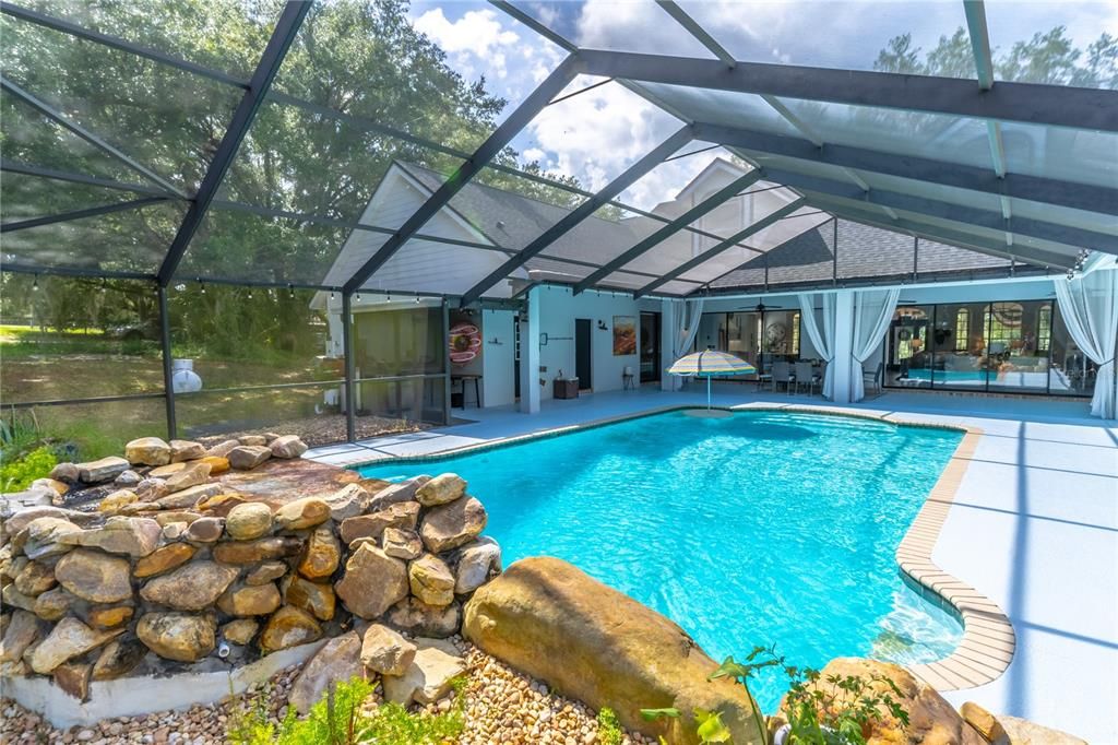 For Sale: $1,150,000 (5 beds, 5 baths, 3879 Square Feet)