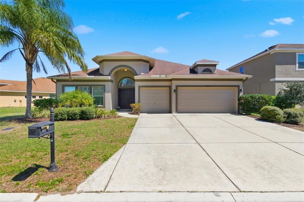 Active With Contract: $515,000 (4 beds, 3 baths, 2655 Square Feet)