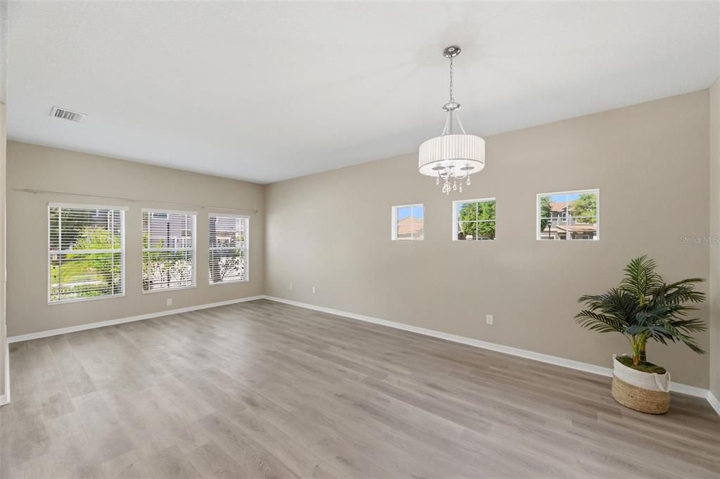 Active With Contract: $515,000 (4 beds, 3 baths, 2655 Square Feet)