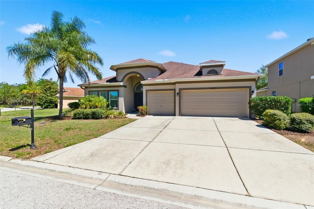 Active With Contract: $515,000 (4 beds, 3 baths, 2655 Square Feet)