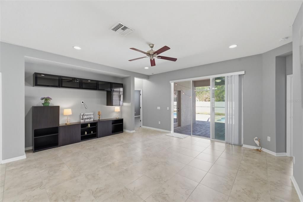 Active With Contract: $515,000 (4 beds, 3 baths, 2655 Square Feet)