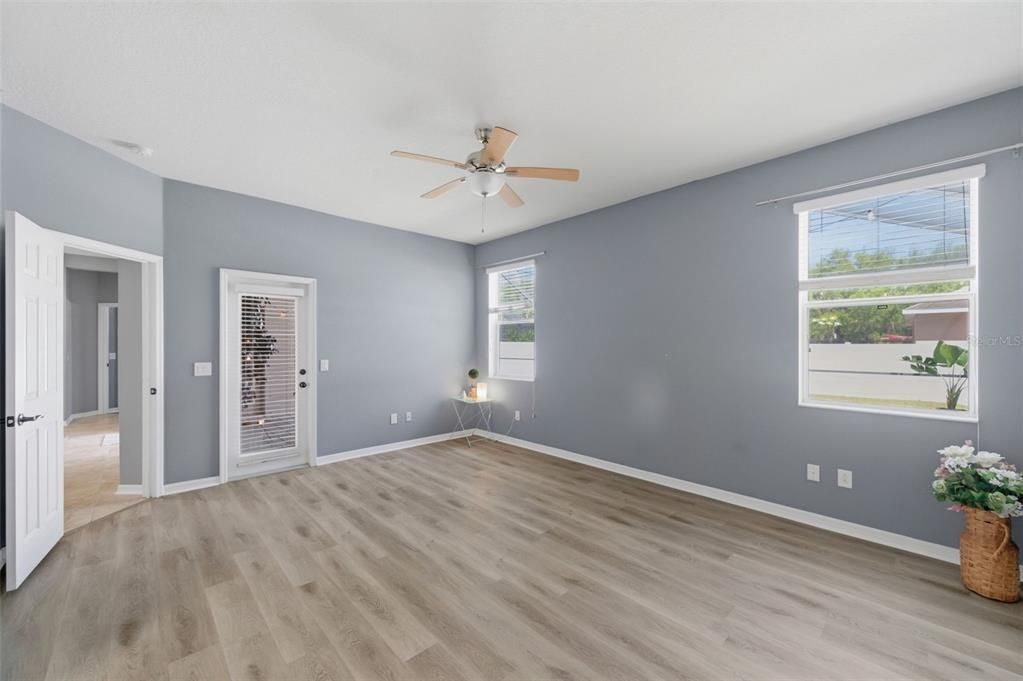 Active With Contract: $515,000 (4 beds, 3 baths, 2655 Square Feet)