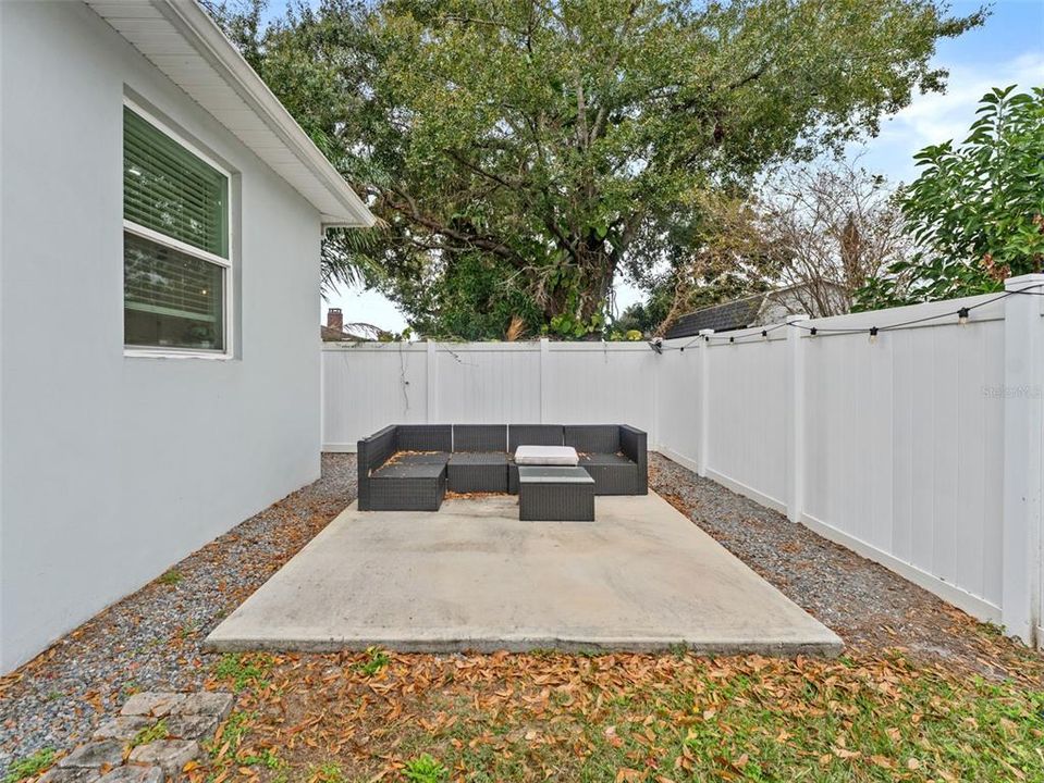 Active With Contract: $3,950 (4 beds, 2 baths, 1764 Square Feet)