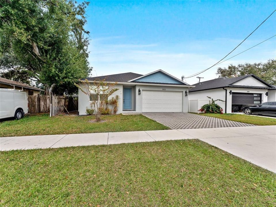 Active With Contract: $3,950 (4 beds, 2 baths, 1764 Square Feet)