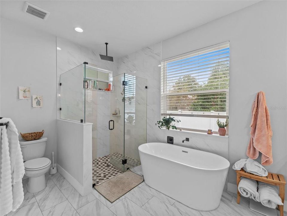 Active With Contract: $3,950 (4 beds, 2 baths, 1764 Square Feet)