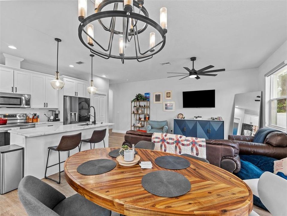 Active With Contract: $3,950 (4 beds, 2 baths, 1764 Square Feet)