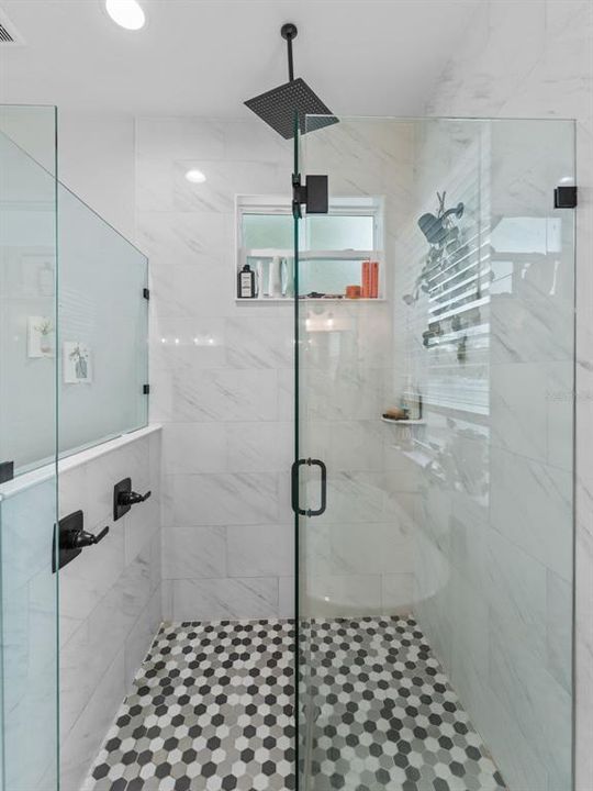 Active With Contract: $3,950 (4 beds, 2 baths, 1764 Square Feet)
