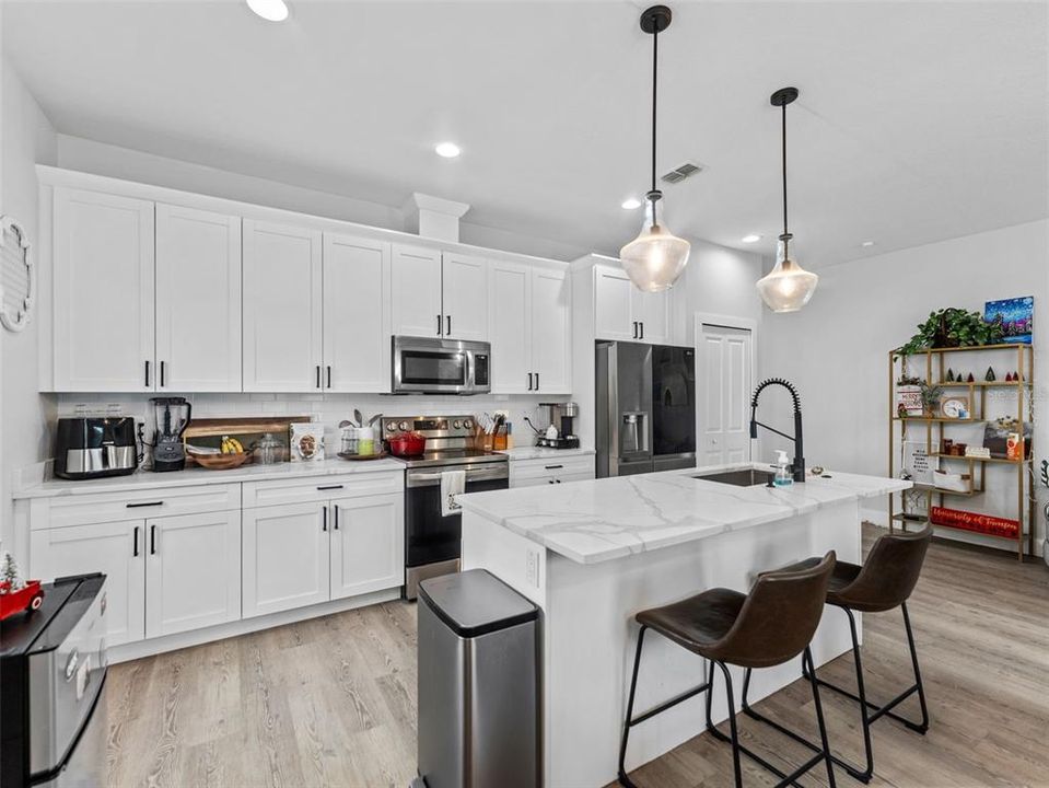 Active With Contract: $3,950 (4 beds, 2 baths, 1764 Square Feet)
