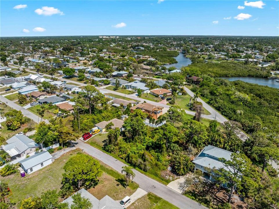 合同活跃: $70,000 (0.23 acres)
